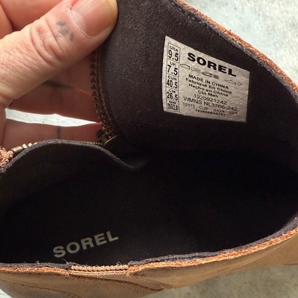 Sorel Joan of Arctic Brown Leather Ankle Boots - Picture 5 of 9